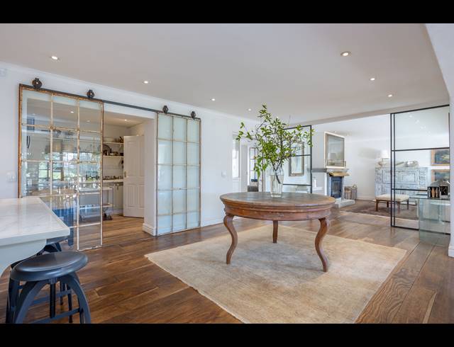 4 BEDROOM FREEHOLD TO LET IN CONSTANTIA
